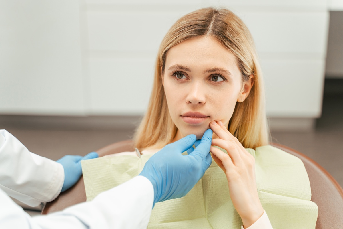 chipped tooth dental emergency